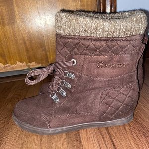 NWOT ** G by Guess brown boots, sz 7